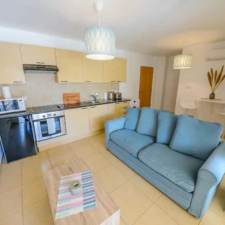 Thea Court 1 - B Apartment